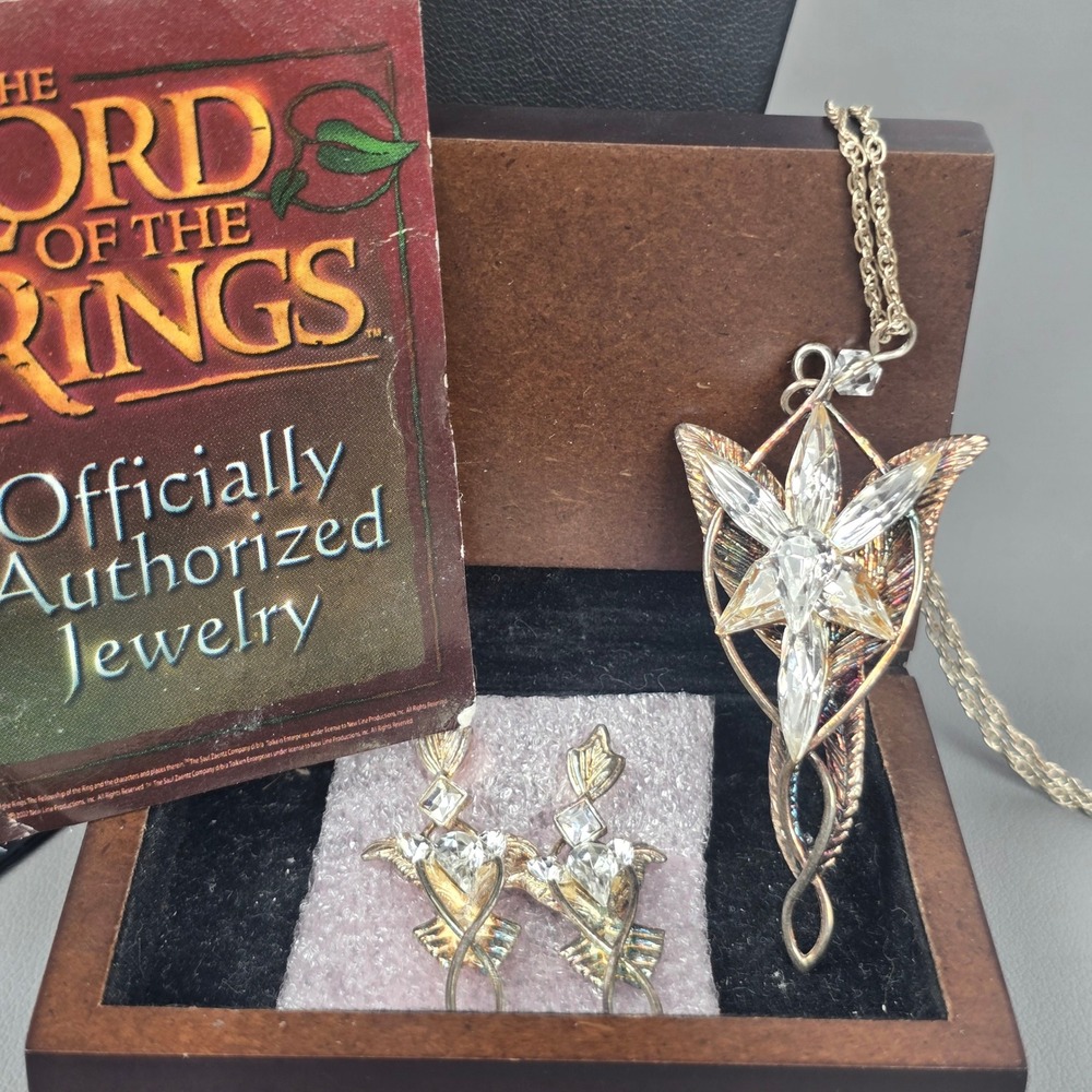 Lord of the Rings Arwen Evenstar Sterling Silver Pendant Necklace & Earring Set